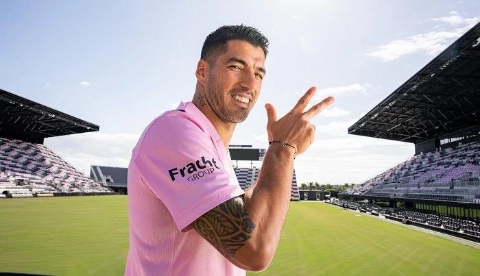 -سواريز يقود إنتر ميامي بالفوز على شيكاغو فاير بالدوري الأمريكي .. عزز فريق إنتر ميامي موقعه في صدارة المجموعة الشرقية للدوري الأمريكي للمحترفين لكرة