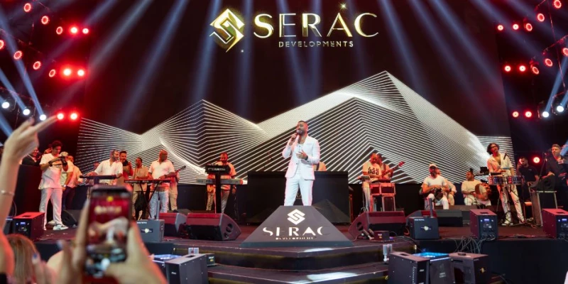 تامر حسني يحيى حفل إطلاق مشروع سيراك للتطوير العقاري الجديد 90 ناس وخدمات أعلنت شركة سيراك للتطوير العقاري برئاسة رجل الأعمال طارق سليمان، عن طرح أحدث مشروعاتها 90 والذي يقع على شا