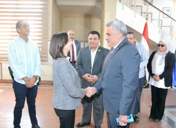 مدير جهاز حماية وتنمية البحيرات يلتقي محافظ البحيرة لبحث سبل التعاون المشتركالتقى اللواء الحسين فرحات المدير التنفيذي لجهاز حماية وتنمية البحيرات