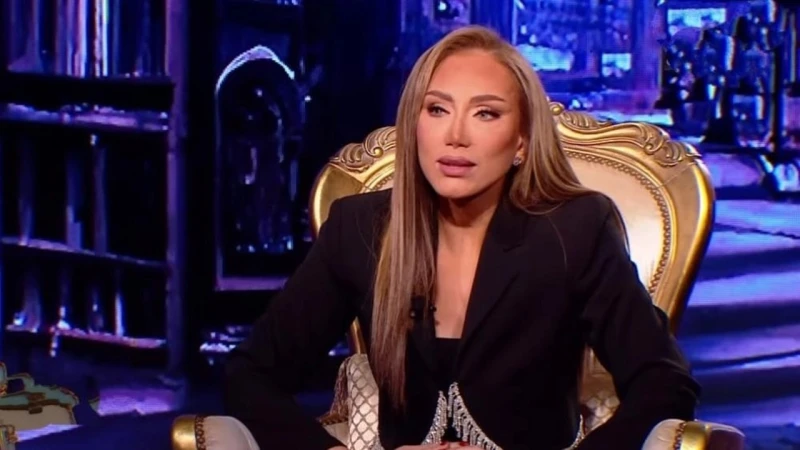 مذيعة مصرية تستغيث لعلاج تشوه وجهها اخر خبر ناشدت الإعلامية المصرية ريهام سعيد الأطباء عبر صفحتها على فيس بوك، التدخل لعلاج تشوه وجهها، بسبب العمليات التجميلية الفاشلة ، التي تتهم