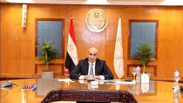 تحصيل 100 جنيه رسوم تحويل الطلاب بين المدارس الحكومية والرسمية للغات قررت وزارة التربية والتعليم والتعليم الفني تحصيل 100 جنيه رسوم تحويل الطالب بين