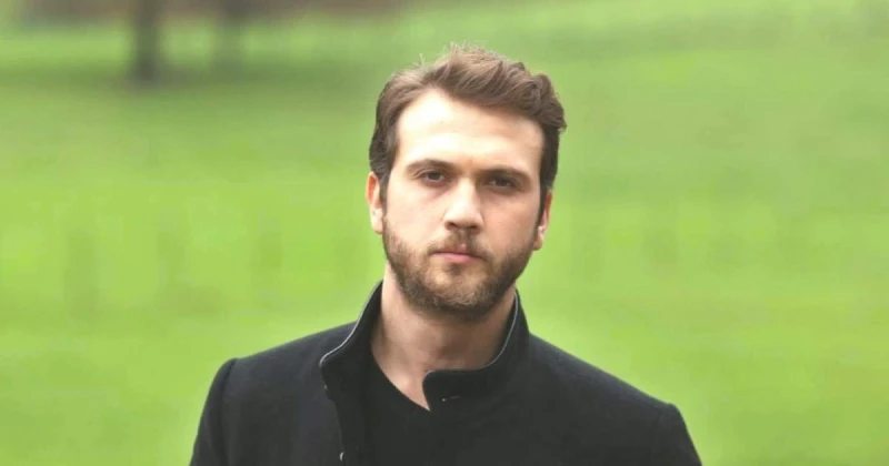 أراس بولوت إينملي يتعرض لوعكة صحية..اليكم ما حصل معه تعرف على التالي أراس بولوت إينملي يتعرض لوعكة صحية..اليكم ما حصل معه، تعرض النجم التركي أراس بولوت إينملي لوعكة صحية، اذ قال صد