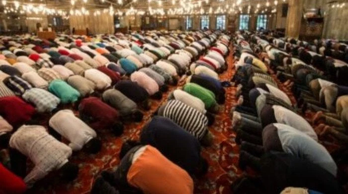 سنن يوم الجمعة.. من بينها لبس أحسن الثياب والتطيب خدمات سنن يوم الجمعة.. من بينها لبس أحسن الثياب والتطيب الصلاة محمد صالح سنن يوم الجمعة.. مع كل جمعة من الأسبوع الجديد يتساءل المس