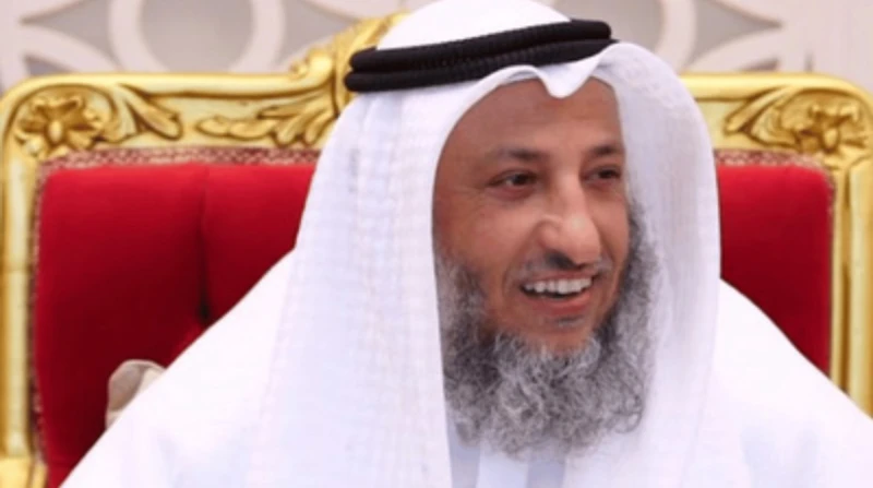 جدل حول فتوى داعية كويتي: اللون الأحمر للنساء والكفار فقط آثار الداعية الكويتي، عثمان الخميس، الجدل بعد فتوى عن كراهة لبس الرجال اللون الأحمر، لأنه