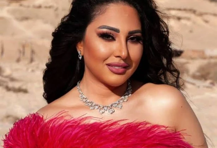 رحاب الجمل لافاق عربية: دوري في برغم القانون مختلف عما قدمته من قبل أعربت الفنانة رحاب الجمل، عن سعادتها بردود أفعال افاق عربية بعد عرض الحلقات الأولى من مسلسل برغم القانون بطولة ا