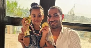 البطلة الصاعدة.. فيروز أحمد حسن تحصد المركز الأول وذهبية كأس مصر للجمباز المرأة والمنوعات حصلت فيروز أحمد حسن، أبنة الزميل أحمد حسن، على المركز الأول فى مسابقة مهرجانات وبطولات كأس