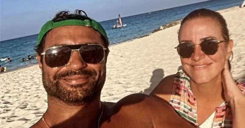 هكذا عايد كريم فهمي ريهام عبد الغفور في عيدها تعرف على التالي هكذا عايد كريم فهمي ريهام عبد الغفور في عيدها، نشر الممثل المصري كريم فهمي صورة تجمعه