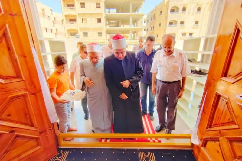 ب 6 ملايين جنيه.. أوقاف القليوبية تفتتح مسجد الحمد بمدينة العبور افتتح الشيخ صفوت أبوالسعود، وكيل وزارة الأوقاف بالقليوبية، اليوم الجمعة مسجد الحمد،