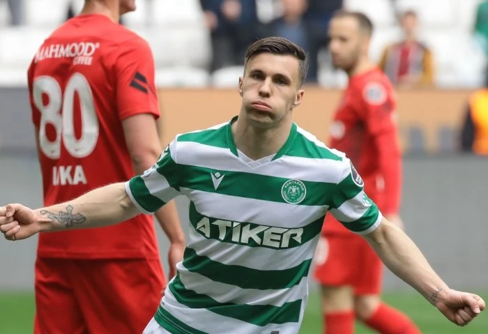 من هو البولندي كونراد ميشالاك صفقة الزمالك الجديدة؟ كشفت تقارير صحفية عن وجود اتفاق بين نادي الزمالك وكونراد ميشالاك لاعب فريق أحد السعودي لتدعيم خط