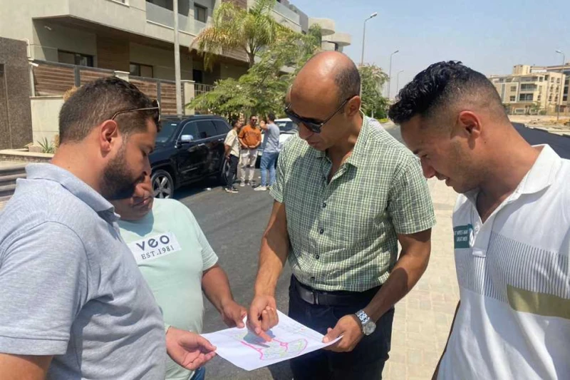 رئيس جهاز مدينة القاهرة الجديدة يتفقد أعمال الطرق بمنطقة امتداد النرجس وغرب الجولف تابع المهندس عبدالرؤوف الغيطى، رئيس جهاز مدينة القاهرة الجديدة،