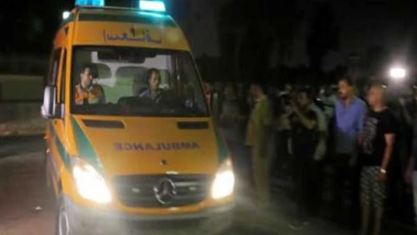 الحماية المدنية تبحث عن 3 مفقودين أسفل عقار شبرا المنهار يواصل رجال الحماية المدنية بالقاهرة جهودهم لاستخراج 3 مفقودين أسفل عقار شبرا مصر