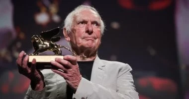 المخرج العالمى بيتر وير يحصد جائزة الأسد الذهبى من فينيسيا السينمائي تعرف على التالي المخرج العالمى بيتر وير يحصد جائزة الأسد الذهب ى من فينيسيا