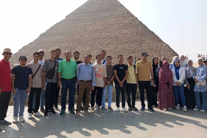 السياحة تنظم رحلة لأوائل طلبة الثانوية العامة نظمت وزارة السياحة والآثار ممثلة في الهيئة المصرية العامة للتنشيط السياحي، رحلة سياحية توعوية لأوائل