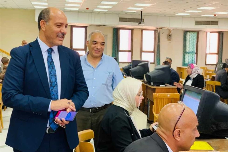 للمرة الأولى.. تعليم الإسكندرية تخضع المرشحين لمنصب وكلاء إدارات لاختبارات إلكترونية فى سابقة هى الأولى من نوعها في الإسكندرية، أعلنت مديرية التربية