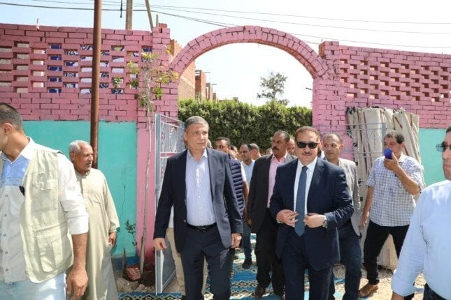 وزير الزراعة ومحافظ المنوفية يتفقدان الجمعية الزراعية بالمصيلحة وميت خلف للإصلاح الزراعيتفقد علاء فاروق وزير الزراعة واستصلاح الأراضي، يرافقه اللواء