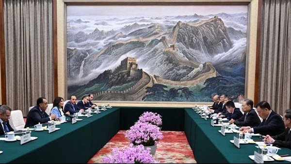 الصين تعلن عن منحة لمصر بقيمة 100 مليون يوان لتنفيذ مشروعات مشتركةعقد الدكتور مصطفى مدبولي، رئيس مجلس الوزراء، لدى وصوله بكين اليوم، اجتماعا مع تشاو له جي، رئيس اللجنة الدائمة للمج