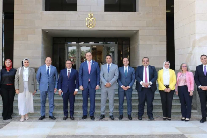 رئيس الرعاية الصحية: القطاع الخاص شريك أساسي في تقديم خدمات منظومة التأمين الشامل التقى الدكتور أحمد السبكي، رئيس الهيئة العامة للرعاية الصحية،