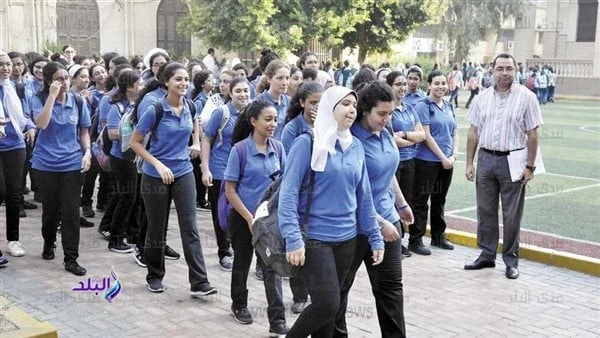 التعليم تحذر من الزي المخالف وقصات الشعر الغريبة في المدارس وتكشف العقوباتأصدرت وزارة التربية والتعليم والتعليم الفني ، قرارا عاجلا بضرورة إلزام جميع