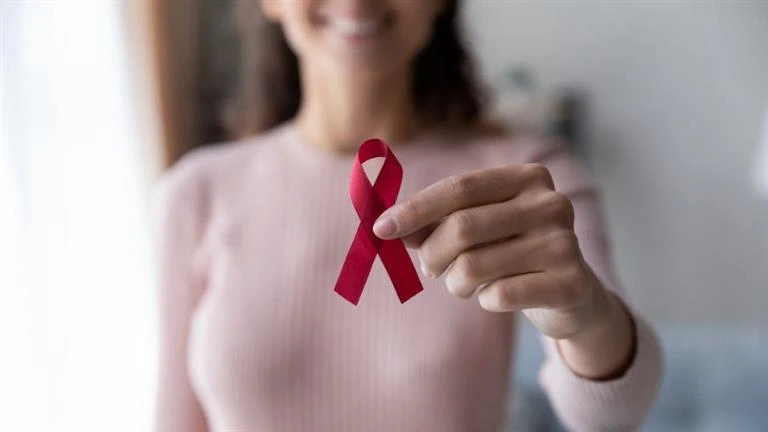 دراسة: هرمون الاستروجين يحفز نمو سرطان الثدي لايف ستايل كشفت دراسة جديدة أجراها باحثون في معهد ديوك للسرطان أن هرمون الاستروجين قد يؤدي يحفز نمو ورم الثدي. وأوضح الباحثون أن هذا ال