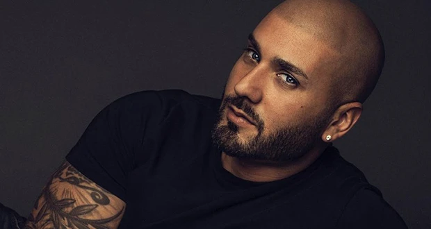 مساري: شاهدت منزل طفولتي يتحول رمادا افاق عربية - يستمر الفنان اللبناني الكندي مساري برفع الصوت أمام العالم ضد المجازر التي ترتكبها إسرائيل في لبنان.وشارك مساري جمهوره العالمي عينة