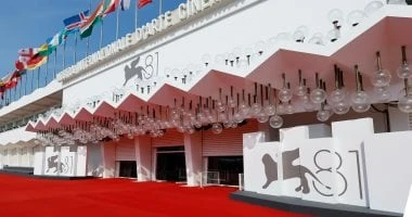 ختام مهرجان فينيسيا السينمائي الدولي وتوزيع جوائز الدورة ال81 الليلة تعرف على التالي ختام مهرجان فينيسيا السينمائي الدولي وتوزيع جوائز الدورة ال81