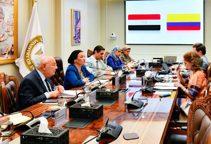 وزيرة البيئة تبحث مع سفيرة كولومبيا بالقاهرة تعزيز التعاون بين الدولتين أكدت الدكتورة ياسمين فؤاد وزيرة البيئة على أهمية المضي قدما نحو تنفيذ الإطار العالمي للتنوع البيولوجي مع الأ