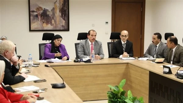 الصحة : الانتهاء من القضاء على مرض الالتهاب الكبدي() بنهاية أكتوبر 2024 عقد الدكتور عمرو قنديل نائب وزير الصحة والسكان، اجتماعا مع قطاعي الطب