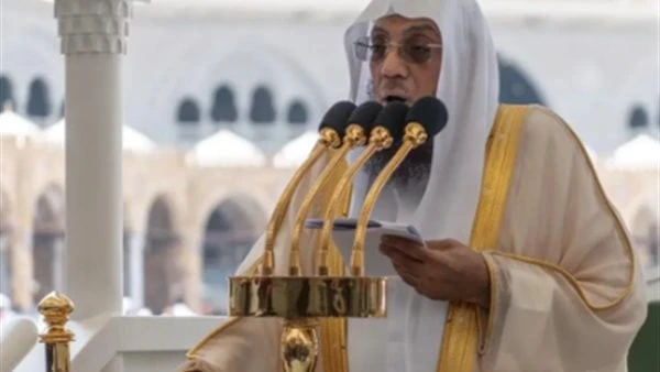 خطيب المسجد الحرام يطالب بالإكثار من الصلاة على النبي.. ويؤكد: من أحب شيئا أكثر من ذكرهقال إمام وخطيب المسجد الحرام الشيخ الدكتور أسامة بن عبدالله