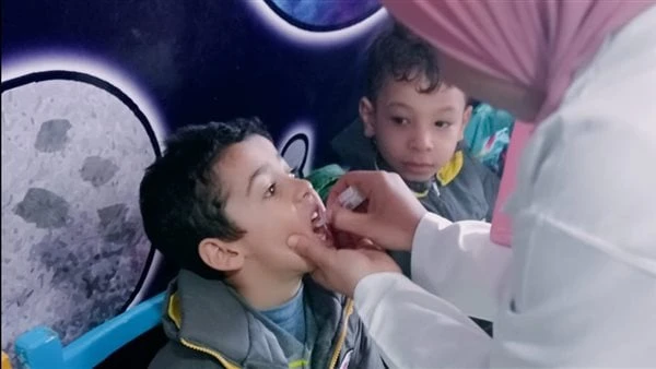 احترس منها .. أعراض تكشف عن الإصابة بشلل الأطفاليعتبر شلل الأطفال من الأمراض التى يسببها فيروس يؤثر بشكل رئيسي على الحبل النخاعي، ويمكن لشلل الأطفال