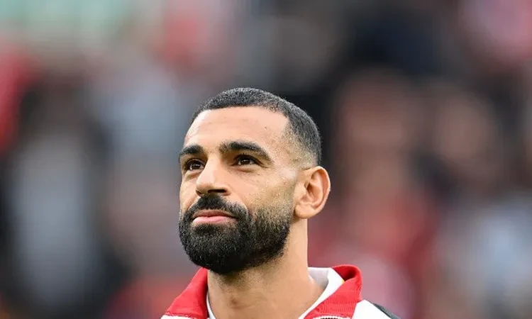 - هل يرحل محمد صلاح عن ليفربول؟.. تقارير تجيب .. كشفت تقارير صحفية عن موقف محمد صلاح، مهاجم الفريق الأول لكرة القدم بنادي ليفربول، من تجديد عقده مع