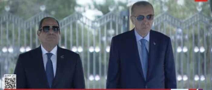 أبرز تعليقات الصحف العالمية تشيد بزيارة الرئيس السيسي لتركياأبرزت وكالات الأنباء العالمية زيارة الرئيس عبد الفتاح السيسى لتركيا، وقالت إنها تأتى فى