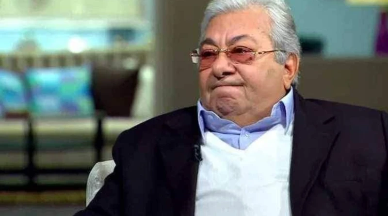 بعد 7 سنوات بطالة.. فاروق فلوكس يهاجم المخرجين بآية قرآنية (خاص) كشف الفنان فاروق فلوكس سبب غيابه عن الساحة الفنية منذ عام 2017، مؤكدا أنه لم يعرض عليه أي عمل سينمائي أو درامي منذ