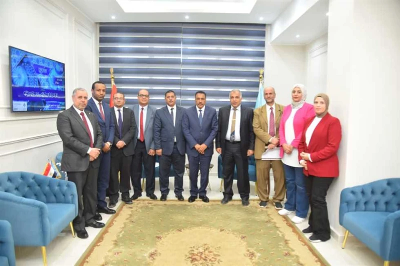 نائب رئيس جامعة الأزهر للوجه البحري يتابع إجراءات استلام كلية البنات الأزهرية بمحافظة مطروح استقبل اللواء خالد شعيب محافظ مطروح ، وفد لجنة جامعة