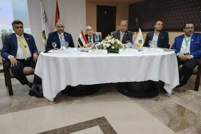 وكيل البحوث الزراعية: القيمة الاقتصادية لصناعة التمور وراء التوسع في زراعة النخيل قالت الدكتورة شيرين عاصم وكيل مركز البحوث الزراعية إن أشجار النخيل تتحمل الملوحة والجفاف بدرجة تفو