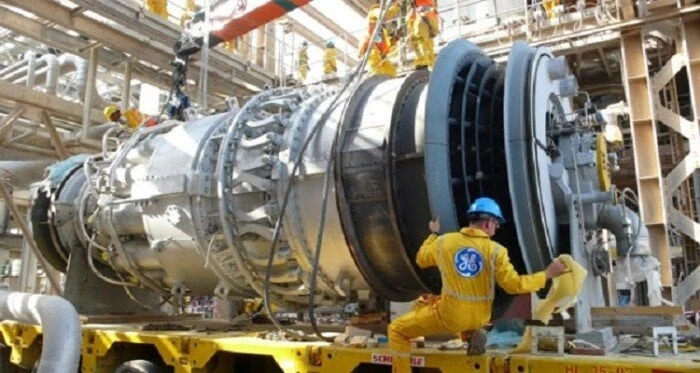 رئيس مصنع 200 الحربي: نعمل على انطلاقة قوية لمواكبة أحدث التكنولوجياتأوضح رئيس مجلس إدارة مصنع إنتاج وإصلاح المدرعات مصنع 200 الحربي المهندس وفيق مجدي شفيق إن الفترة القادمة تشهد ا