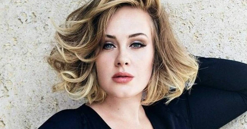 الفن و المشاهير: بعد إعلانها الإبتعاد عن الغناء أديل تدخل موسوعة غينيس للأرقام القياسية .. إليكم التفاصيل انهارت النجمة العالمية أديل في البكاء عندما أنهت إقامتها المذهلة في ميونيخ