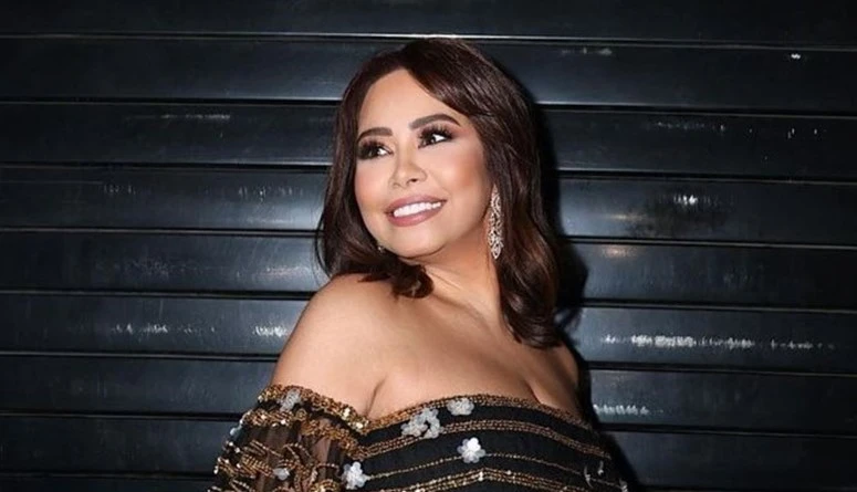 شيرين تدعم لبنان: اصحى يا جنوب (فيديو)تواصل الفنانة المصرية شيرين عبدالوهاب دعمها للشعب اللبناني بمواجهة العدوان الإسرائيلي، الذي طال العديد من
