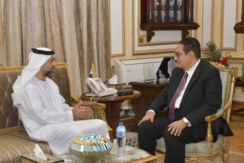 رئيس جامعة القاهرة يبحث مع رئيس العربي للاقتصاد الرقمي تعزيز التعاون المشترك استقبل الدكتور محمد سامي عبدالصادق رئيس جامعة القاهرة، بمكتبه، الدكتور