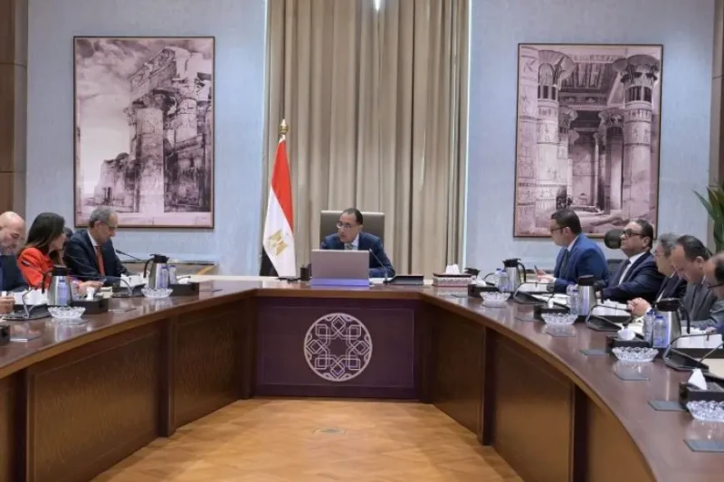 رئيس الوزراء يستعرض مشروعا مقترحا لإقامة مركز بيانات أخضر من خلال أحد التحالفاتعقد الدكتور مصطفى مدبولي، رئيس مجلس الوزراء، مساء اليوم، اجتماعا