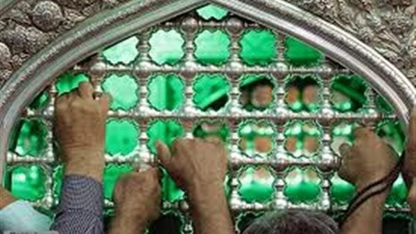 التوسل المشروع.. خطيب المسجد الحرام يحذر من التمسح بالقبور وأبنيتها أو الأضرحة وقبابهاقال الشيخ الدكتور عبدالرحمن السديس؛ إمام وخطيب المسجد الحرام،