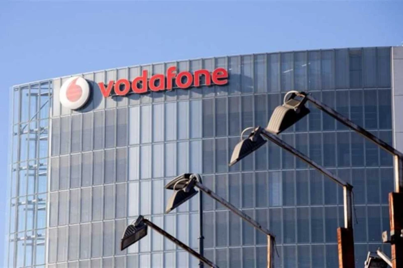 3 أزمات تثير غضب عملاء فودافون خلال عام (تفاصيل) تفاجأ الآلاف من مستخدمي شبكة فودافون بعطل فني أصاب الشبكة صباح اليوم الإثنين، تسبب في انقطاع الخدمات. وشهدت مواقع التواصل الاجتماعي