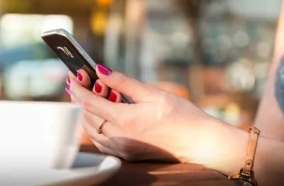 طرق فعاله لعلاج إدمان الهاتف متفرقات طرق فعاله لعلاج إدمان الهاتف علاج إدمان الهاتف أصبح أمرا ضروريا في عصر التكنولوجيا الحديثة، حيث يعاني العديد من