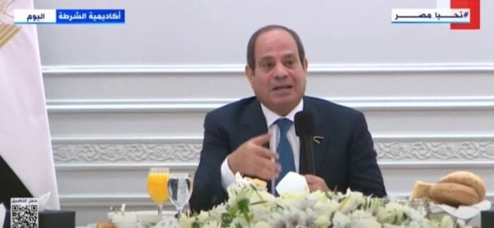 السيسي: تماسك الدولة الضمان الوحيد لمواجهة أي تحديات السيسي أكد الرئيس عبد الفتاح السيسي، إن مصر ستكون من أوائل الدول التي تعالج المياه بأحدث وسائل التكنولوجيا.وأكد الرئيس السيسي، 