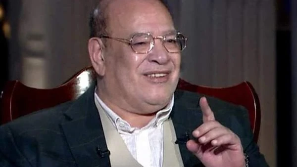 صلاح عبدالله يدعم أحمد عزمي في شكواه من قلة العملحرص الفنان صلاح عبدالله على توجيه رسالة دعم للفنان أحمد عزمي بعد شكواه من قلة العمل وطلبه المساعدة