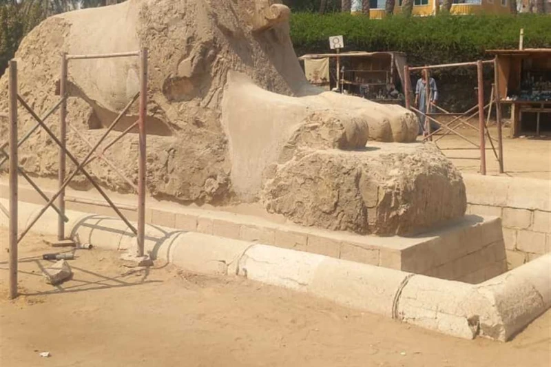 بدء أعمال ترميم تمثال أبوالهول بالحديقة المتحفية في ميت رهينة بدأت وزارة السياحة والآثار ممثلة في المجلس الأعلى للآثار اليوم الثلاثاء، في أعمال الترميم الدورية لتمثال أبوالهول المع