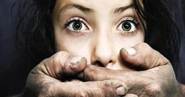 5 طرق فعالة علمها لطفلك لحمايته من التحرش صحة وطب الشعور بالقلق على الأبناء هو شعور طبيعى للوالدين، اللذين يبحثان دائما عن كل ما يتعلق بوسائل حمايتهم صحيا ونفسيا، وهو ما نقدمه خلال