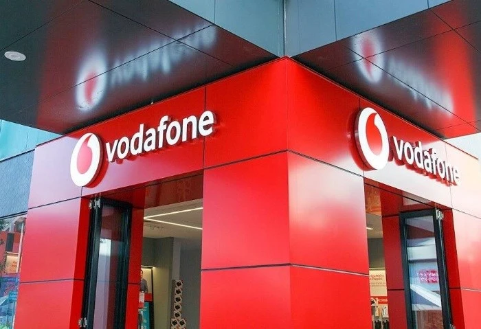 عطل فني يضرب شبكة فودافون ويسحب أرصدة المستخدمين فوجئ العديد من مستخدمي شبكة فودافون، بوجود عطل فني يسحب من أرصدتهم صباح اليوم الإثنين 23 سبتمبر 2024.تعطل شبكة فودافون صباح اليوم ا