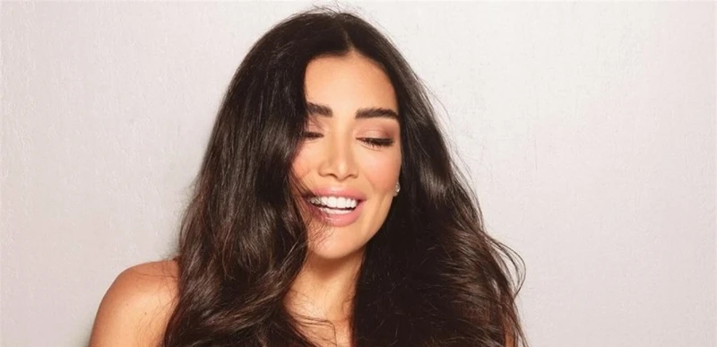 فنون ومشاهير: بعدما فقدت قريبها الشاب.. جيسيكا عازار تستعرض حملها وهذا ما تمنته في عيد ميلادها (صور) نشرت المذيعة ومقدمة البرامج جيسيكا عازار صورا