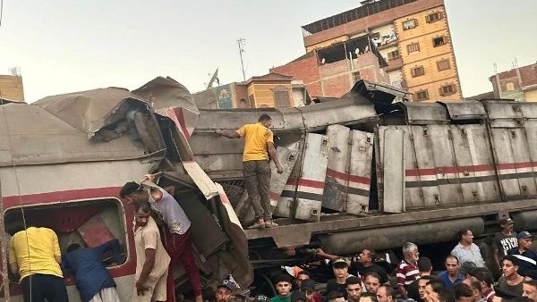 التحويلة اللي في حوش المحطة.. شاهد عيان يكشف المتسبب الأول بحادث تصادم قطارى الزقازيق كشف شاهد عيان التفاصيل الكاملة التي أدت إلى اصطدام قطاري الزقازيق ببعضهما البعض داخل حوش المحط