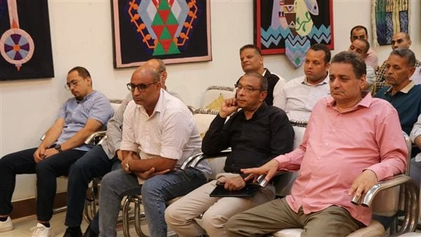 الأدب النسوي والإبداع الزماني والمكاني في نقاشات مؤتمر أدباء إقليم وسط الصعيدتتوالى فعاليات الدورة الثانية والعشرين لمؤتمر أدباء إقليم وسط الصعيد